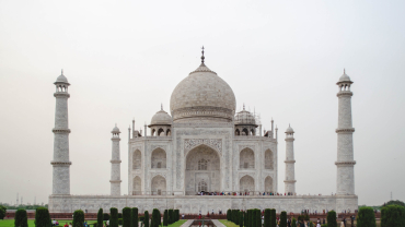 10 Most Famous Tourist Places to Visit in Agra