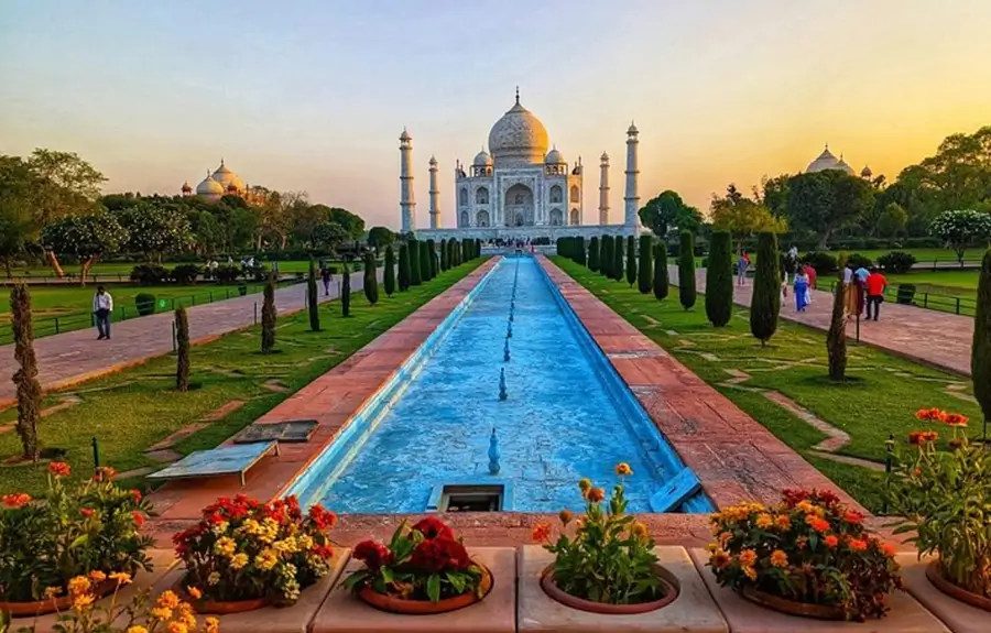 Sunrise Taj Mahal Tour from Delhi