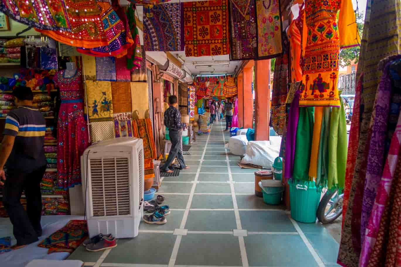 Jaipur bazaars and block-printed textiles
