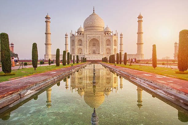 Taj Mahal at sunrise in November, Agra
